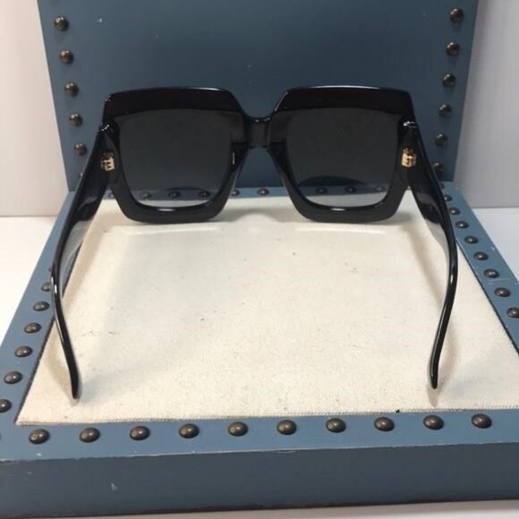 New Authentic Gucci GG0053SN 001 Black Oversize Square Sunglasses - Picture 11 of 14